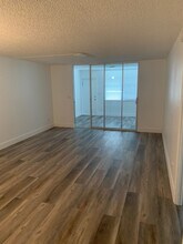 445 NE 195th St in Miami, FL - Building Photo - Building Photo