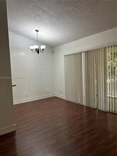 14010 SW 90th Terrace in Miami, FL - Building Photo - Building Photo