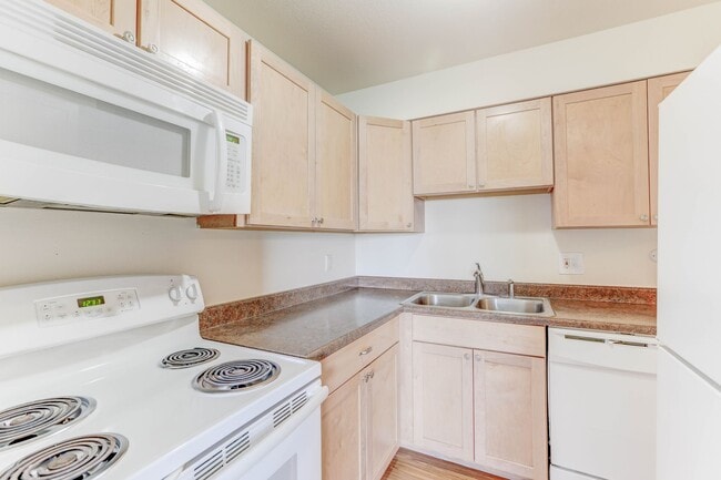 Union Square Apartments in Lakewood, CO - Foto de edificio - Building Photo