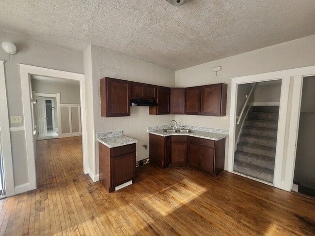 2472 W Lloyd St in Milwaukee, WI - Building Photo - Building Photo