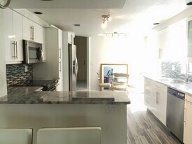 7770 La Mirada Dr in Boca Raton, FL - Building Photo