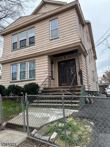 518 Chestnut St, Unit 3 in Orange, NJ - Building Photo - Building Photo