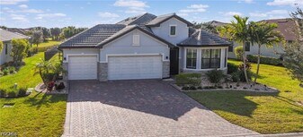 3425 Hampton Blvd in Alva, FL - Building Photo