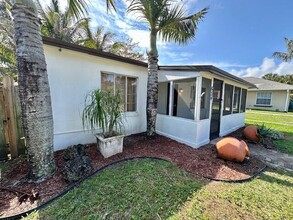 634 Oak St in Boynton Beach, FL - Building Photo - Building Photo