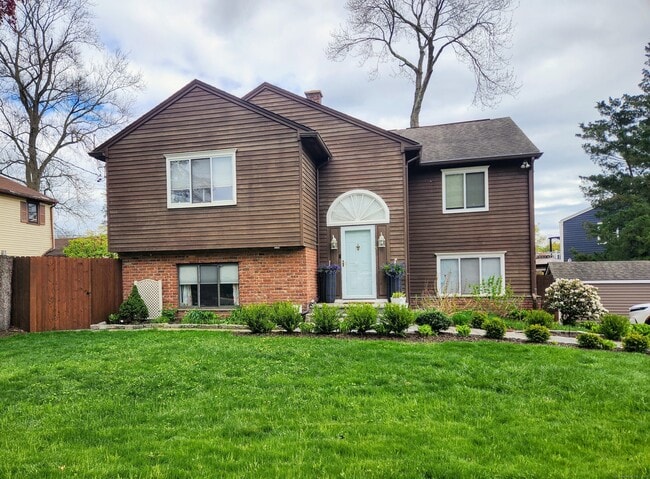 property at 5 Saddle Rd