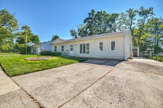 4329 Whitehall Ln in Richton Park, IL - Building Photo - Building Photo