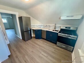 37 Seaview Ave in Norwalk, CT - Building Photo - Building Photo