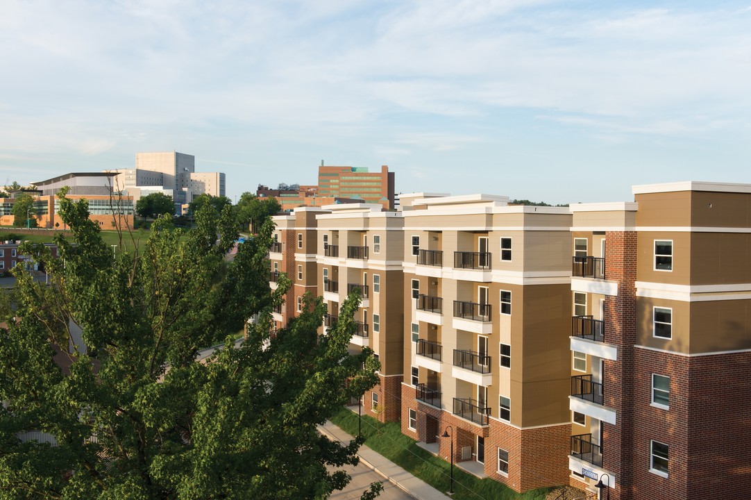 University Park in Morgantown, WV - Foto de edificio