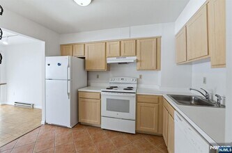 1111 River Rd, Unit C6 in Edgewater, NJ - Foto de edificio - Building Photo