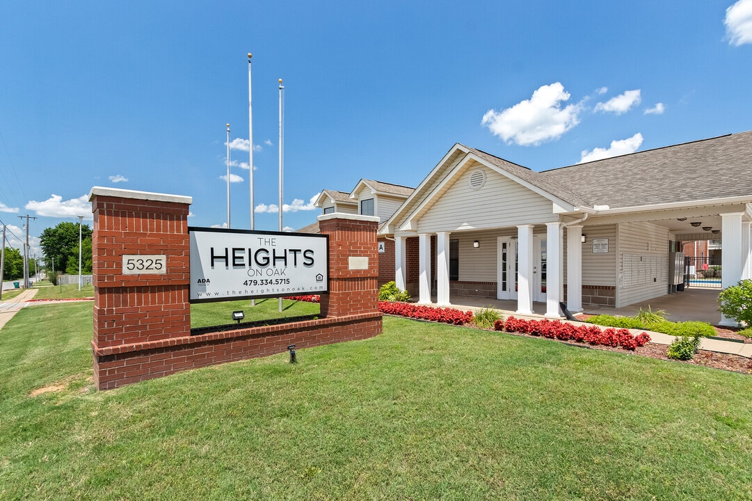 The Heights on Oak in Springdale, AR - Building Photo