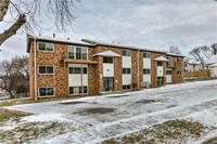 SAUNDERS & HIMEBAUGH TO WALNUT HILL LOT 32... in Omaha, NE - Foto de edificio - Interior Photo