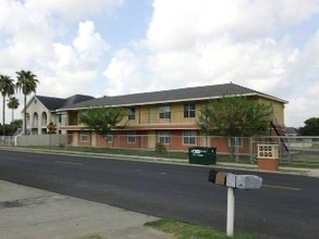 Monterrey Apartments in McAllen, TX - Building Photo - Building Photo