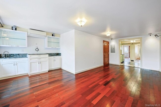 21-63-63 23rd St, Unit 1 in Queens, NY - Building Photo - Building Photo