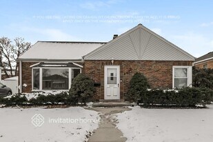 4633 W 97th Pl in Oak Lawn, IL - Building Photo