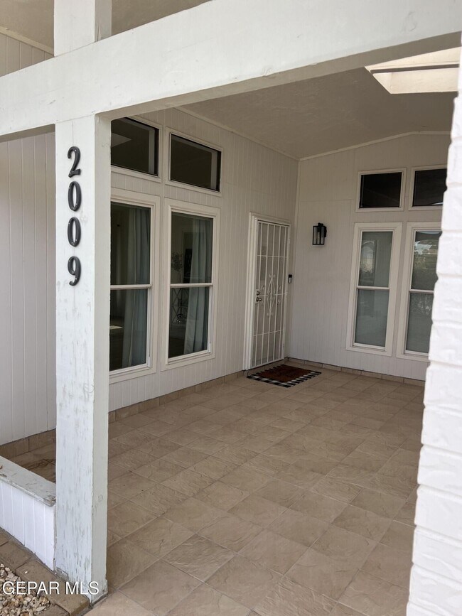 2009 Mermaid Dr in El Paso, TX - Building Photo - Building Photo