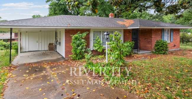 1381 Laudeen Dr in Memphis, TN - Building Photo - Building Photo