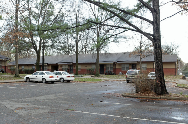 Spottswood Meadows in Memphis, TN - Foto de edificio - Building Photo