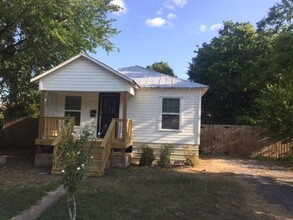 1109 Emile St in Bastrop, TX - Building Photo - Building Photo