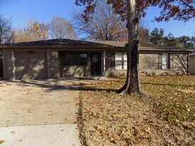 1016 Billie Ruth Ln in Hurst, TX - Building Photo