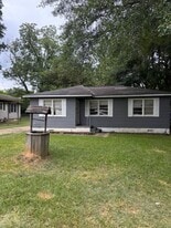 142 Dexter Ave in Hueytown, AL - Building Photo