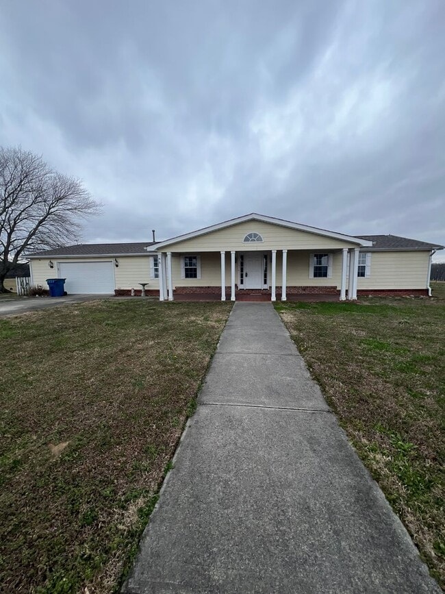 property at 805 Bluffview Dr