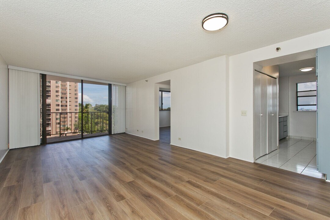 98-351-351 Koauka Loop in Aiea, HI - Building Photo