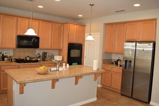 904 Campfire Cir in Rocklin, CA - Building Photo - Building Photo