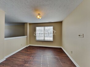 5838 Twin River Ln in Indianapolis, IN - Foto de edificio - Building Photo