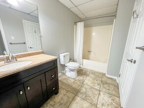 The Piazza at Jenkintown in Jenkintown, PA - Building Photo - Building Photo