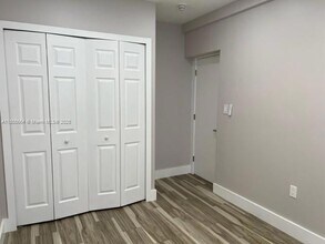 922 NW 2nd St, Unit 2 in Miami, FL - Building Photo - Building Photo
