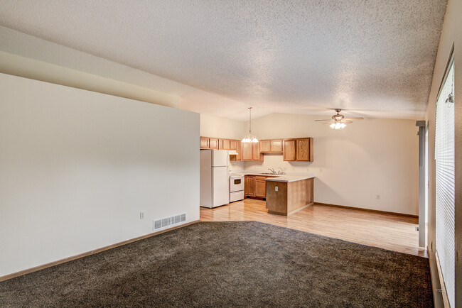 15770 52nd Ave in Lake Hallie, WI - Building Photo - Building Photo