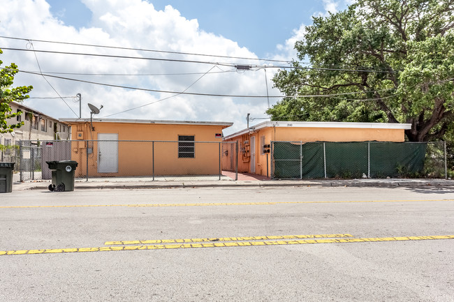 1930-1940 Ali Baba Ave in Opa Locka, FL - Building Photo - Building Photo