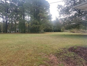 15640 Ewart Rd in Huntersville, NC - Building Photo - Building Photo