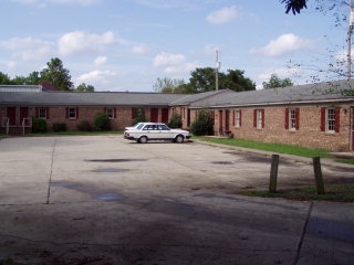 600 Leonard St in Rocky Mount, NC - Foto de edificio