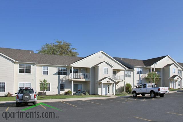 Covington Greens Apartments in Findlay, OH - Building Photo - Building Photo