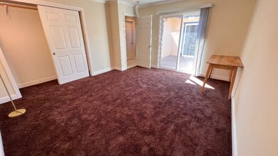 6522 Maywood Ln-Unit -b in Stockton, CA - Building Photo - Building Photo