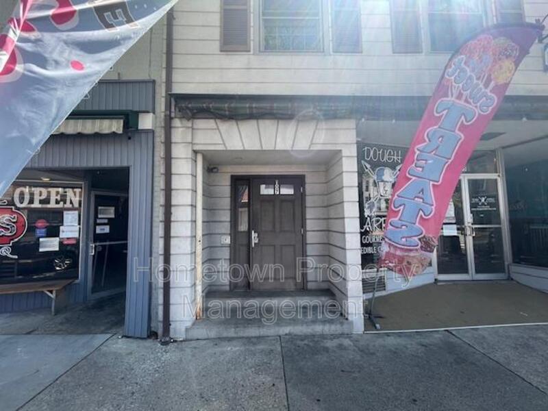 107 N Hanover St in Carlisle, PA - Building Photo