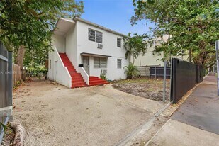 3265 Franklin Ave in Miami, FL - Building Photo