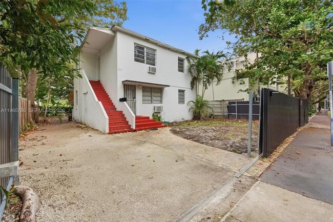 property at 3265 Franklin Ave