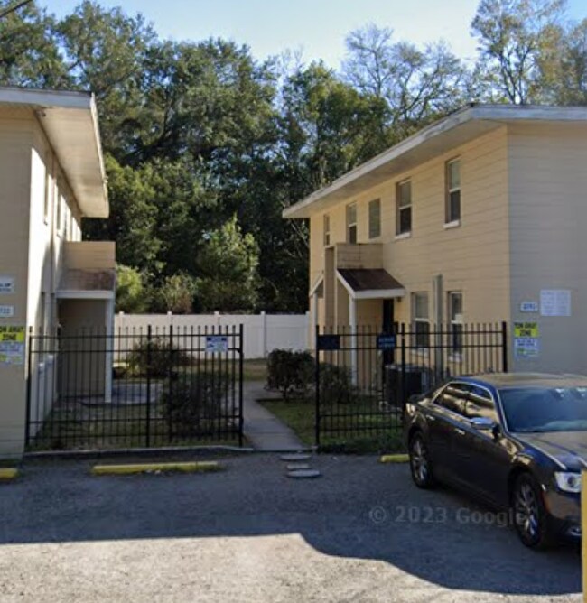 2730 Hamilton Cir, Unit #3 in Jacksonville, FL - Building Photo