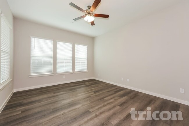 305 Yorkshire Ct in Saginaw, TX - Building Photo - Building Photo