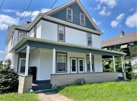 205 Elm Ave, Unit 2 in Moundsville, WV - Building Photo