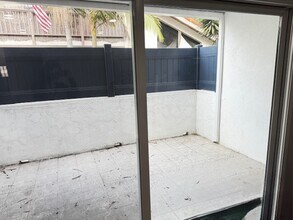 2735 Harbor Blvd, Unit 2735 in Ventura, CA - Foto de edificio - Building Photo