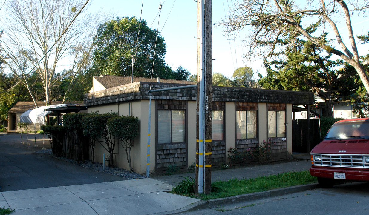 108-112 Hazel St in Santa Rosa, CA - Foto de edificio