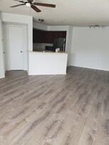 4630 Commander Dr, Unit 1028 in Orlando, FL - Building Photo