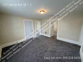 727 Union Ave SE in Grand Rapids, MI - Building Photo - Building Photo