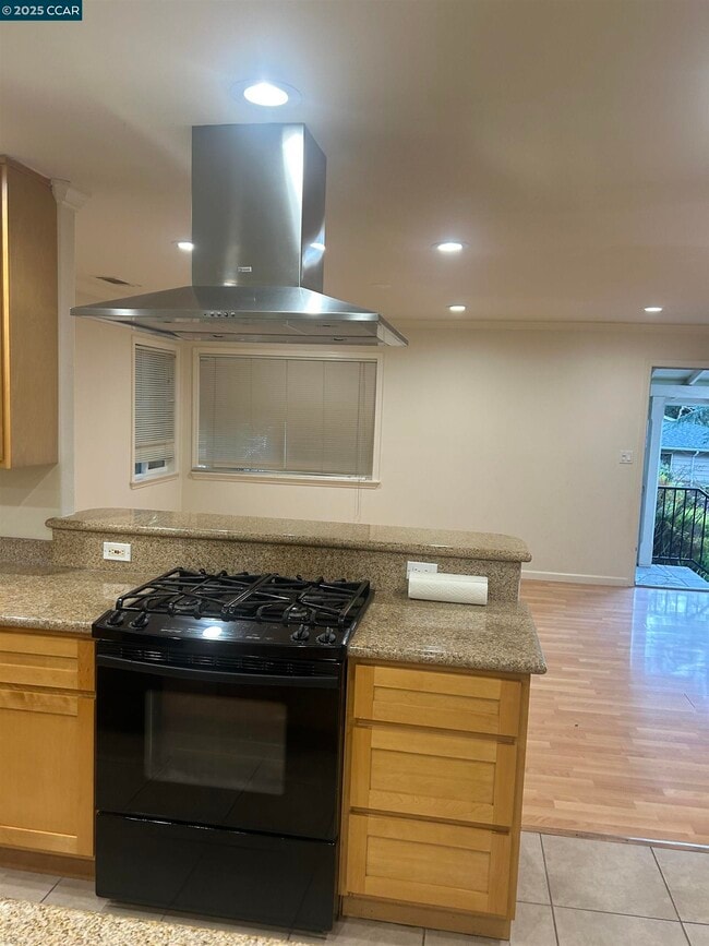 2032 Donald Dr in Moraga, CA - Building Photo - Building Photo