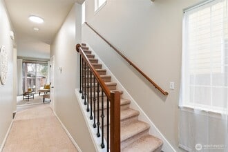 21912 SE 240th Pl in Maple Valley, WA - Building Photo - Building Photo