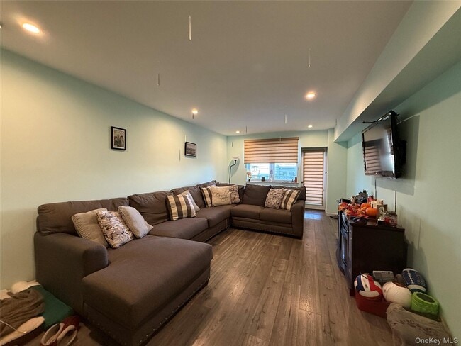 55 Monroe Blvd in Long Beach, NY - Building Photo - Building Photo
