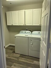 3716 Cotswold Ave, Unit V in Greensboro, NC - Building Photo - Building Photo